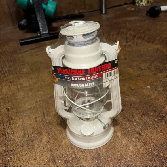 Hurricane Lantern Flying Crane white Metal Kerosene Fueled Camping Light - Picture 2 of 10